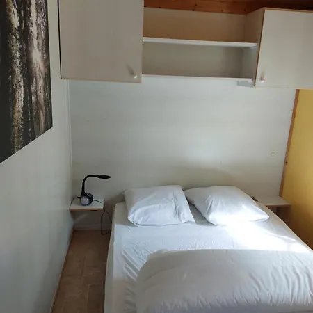 6 Places * Saint-Thomas-en-Royans