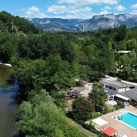 6 Places Saint-Thomas-en-Royans